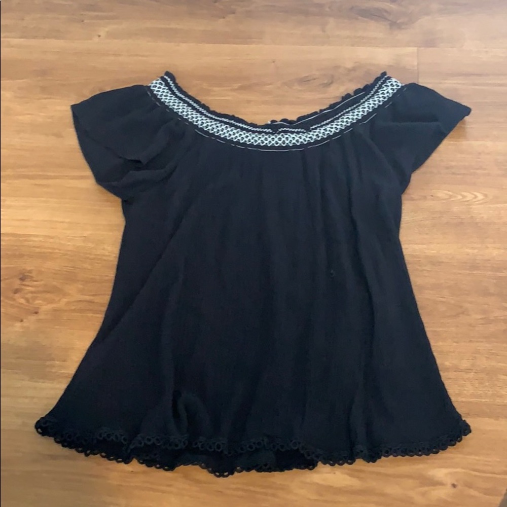 oof the shoulder black top
